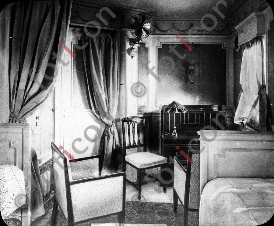 Passagierkabine der RMS Titanic | Passenger cabin of the RMS Titanic - Foto simon-titanic-196-034-sw.jpg | foticon.de - Bilddatenbank für Motive aus Geschichte und Kultur